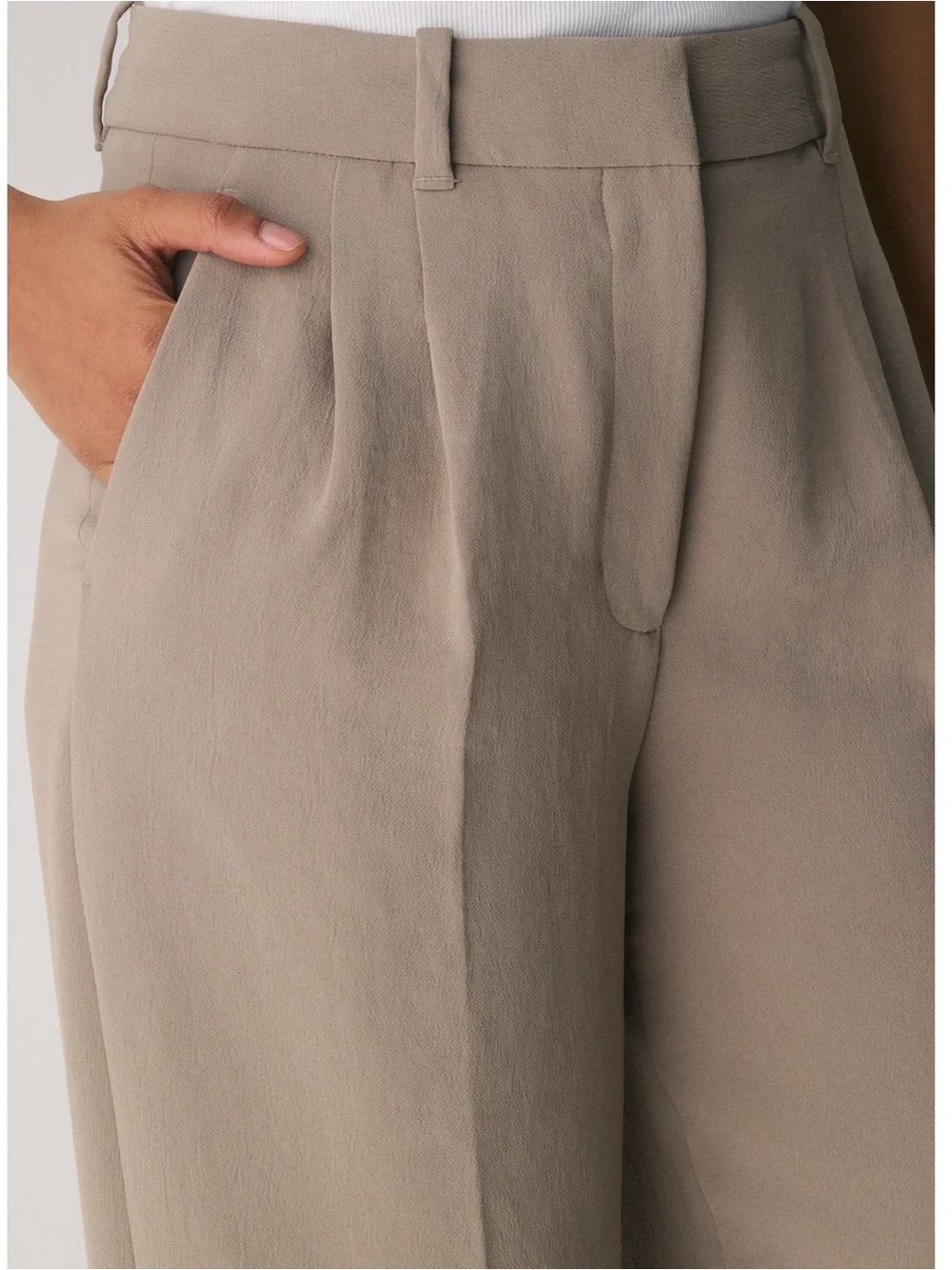 Aritzia The Effortless Pant Crepette High Rise Wide-Leg Trouser in Nomad Taupe